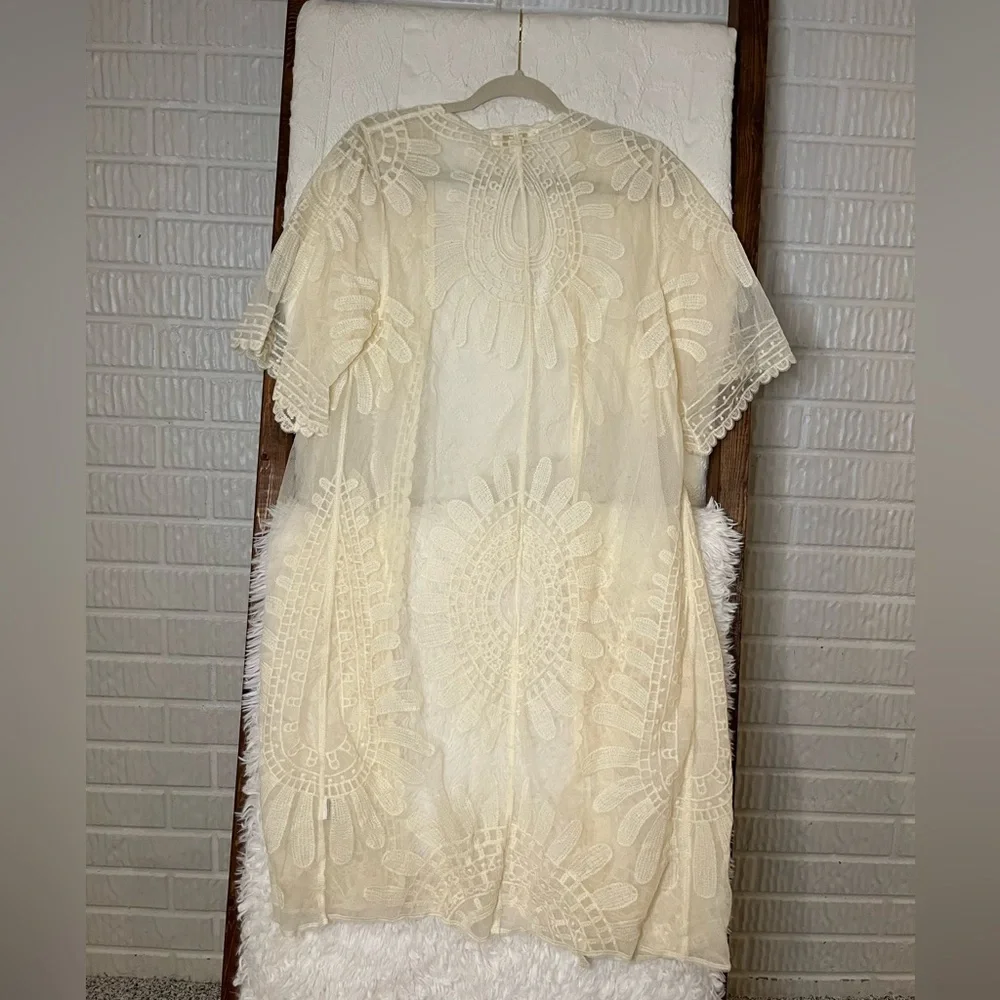Rebellion Cream Lace Women’s XS Kimono - Picture 3 of 3
